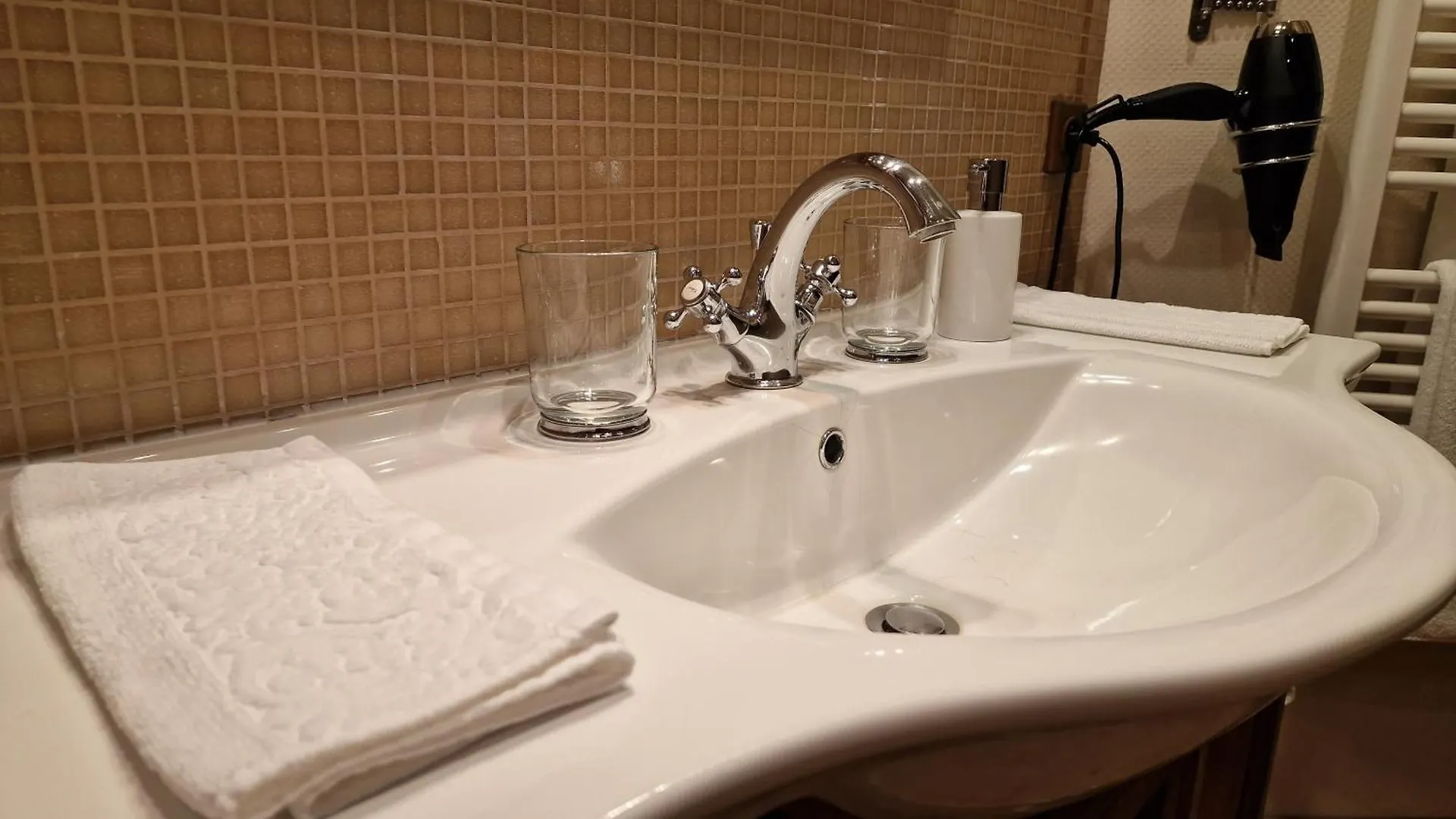 Bed & Breakfast La Maison Du Mont Saint Michel Pontorson France