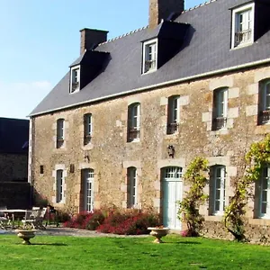 Bed & Breakfast La Vieille Foulonniere : D'hotes & Permaculture, Pontorson
