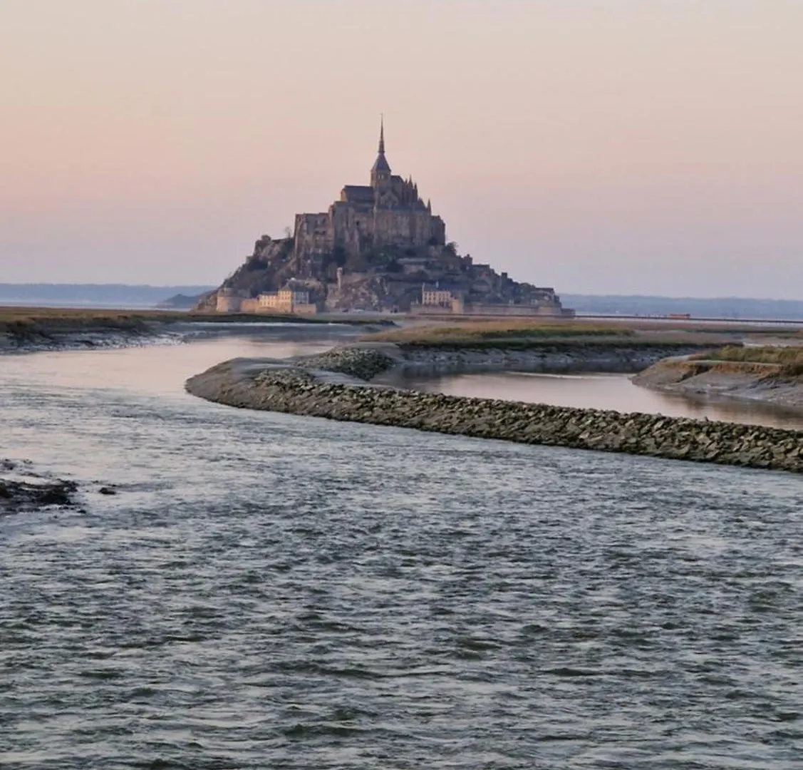 La Maison Du Mont Saint Michel Pontorson Bed & Breakfast